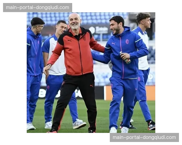 AC米兰训练课：皮奥利演练4-2-4无锋阵，前场压迫强度成焦点