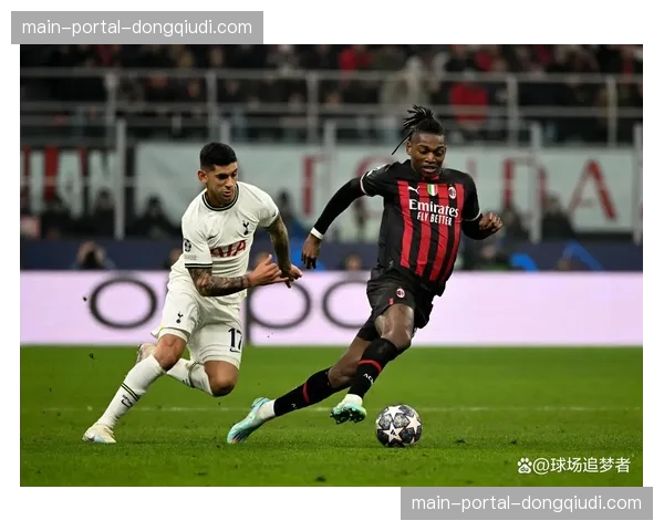 AC米兰官方确认:边锋莱奥因脚踝伤势将缺席四月剩余比赛 AC米兰官方确认:边锋莱奥因脚踝伤势将缺席四月剩余比赛